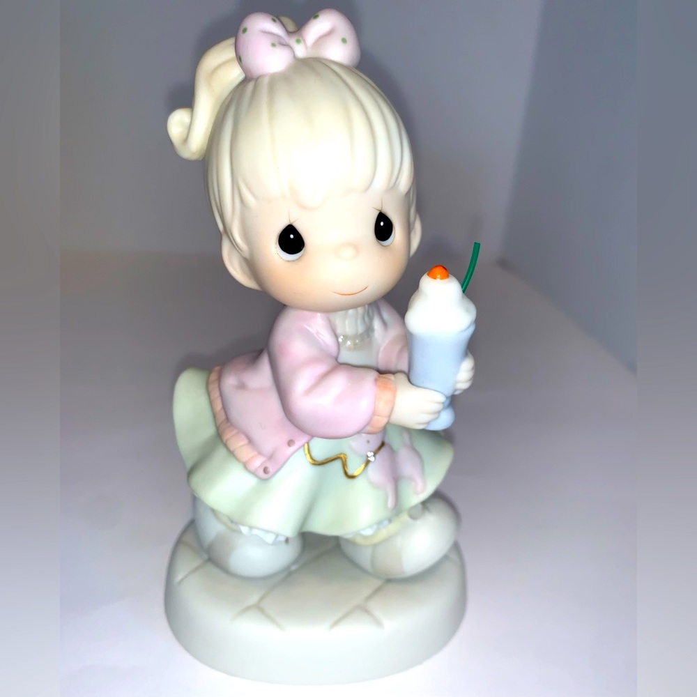 Figurine Precious Moments 1996 Figurine Our Club Is Soda Licious
